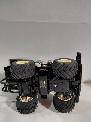 Radio Shack Radio Controlled (R/C) Wild Horse 4x4 Semi Monster Truck (No Remote) - Picture 11 of 12