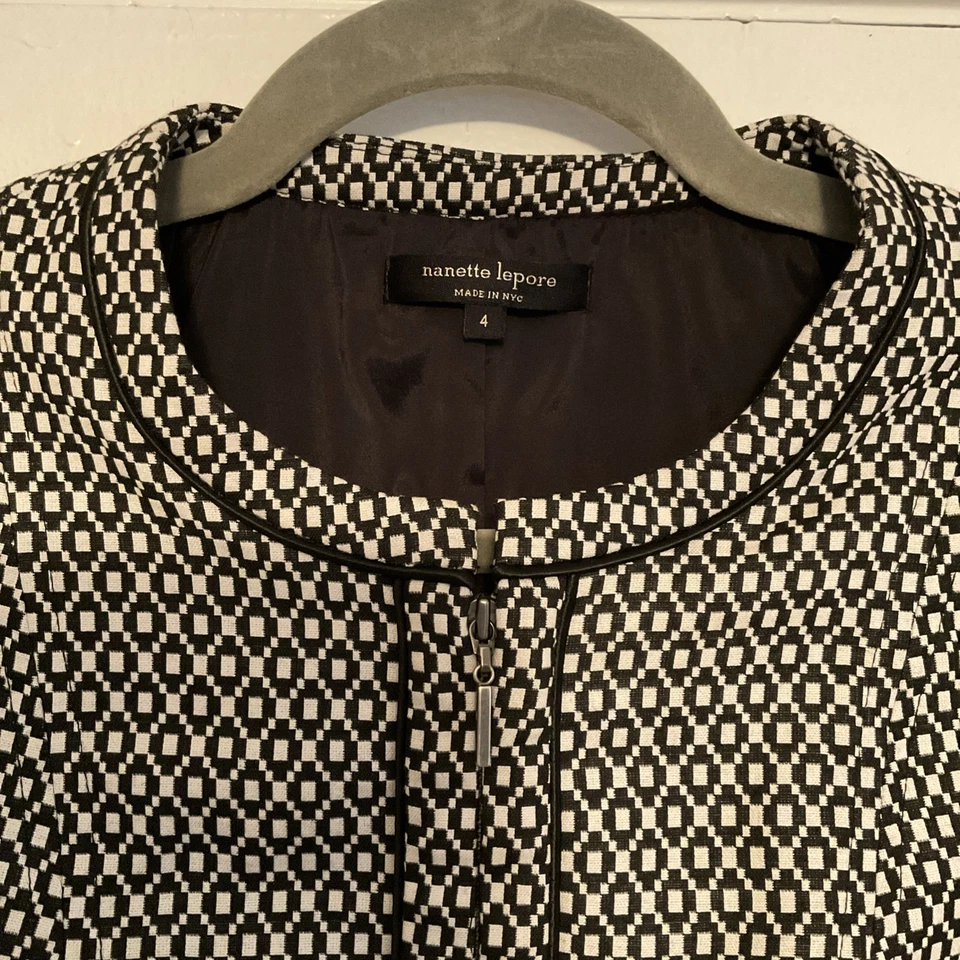 Nanette Lepore Classy Black & White Tailored Cap Sleeve Zip Blouse Shirt size 4 - Image 2 of 4