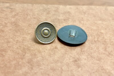 Plain LEVIS non-scripted button for 1979 Jeep CJ + Brass Backing