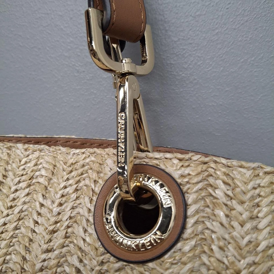 Bolso de Mano Calvin Klein Sonoma Paja Beige y Marrón Claro Tejido Magnético Cartera Foto 4 de 4