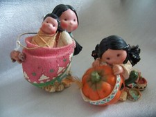 Friends Of The Feather - Smile Carver 1995  Mom  Baby Papoose 1994 Lot of 2