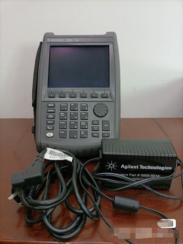 Agilent Keysight N9912A FieldFox 6GHz RF Cable Antenna Combination Analyzer
