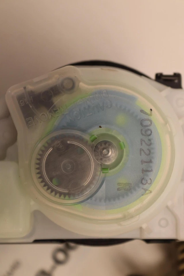 Infiniti FX35 FX50 2009-2012 segunda fila cinturón de seguridad trasero lado derecho OEM Foto 3 de 4