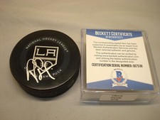 Rob Blake Signed Los Angeles Kings Official Game Hockey Puck Beckett BAS COA 1A