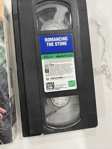 Romancing the Stone (VHS 1992) Michael Douglas Kathleen Turner - Picture 4 of 8