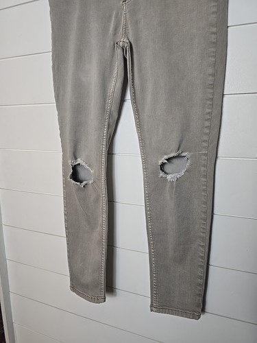 We The Free Gray Jeans Distressed Free People Size 30 EUC Free People - Picture 2 of 10