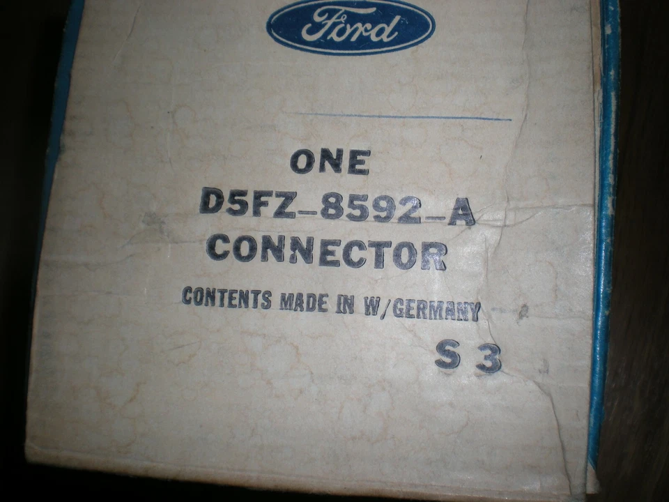 Carcasa termostato Ford Mustang II 171CI Ford Mustang II 1975-1978 D5FZ-8592-A Foto 4 de 4