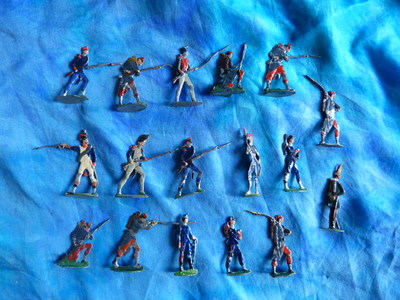 Plats d'étain - Heinrichsen Zinnfiguren : 17 prussiens 1870 en boîte d Plats d'étain - Heinrichsen Zinnfiguren : 17 prussiens 1870 en boîte d