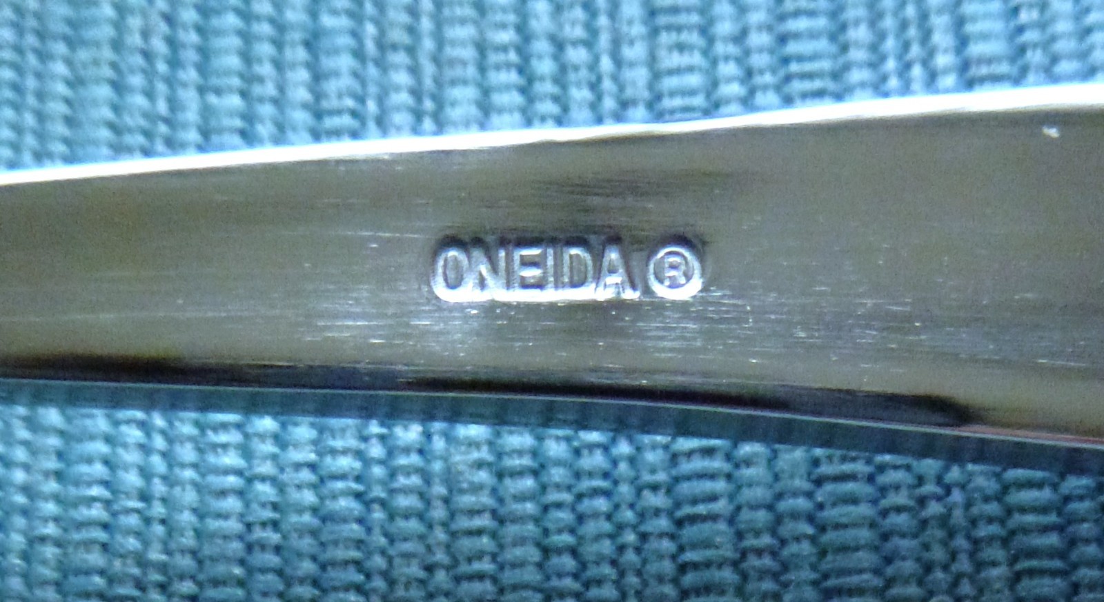 New Oneida TUSCANY Scrolls Set of 4 Salad Forks Stainless Flatware (7 1/8")