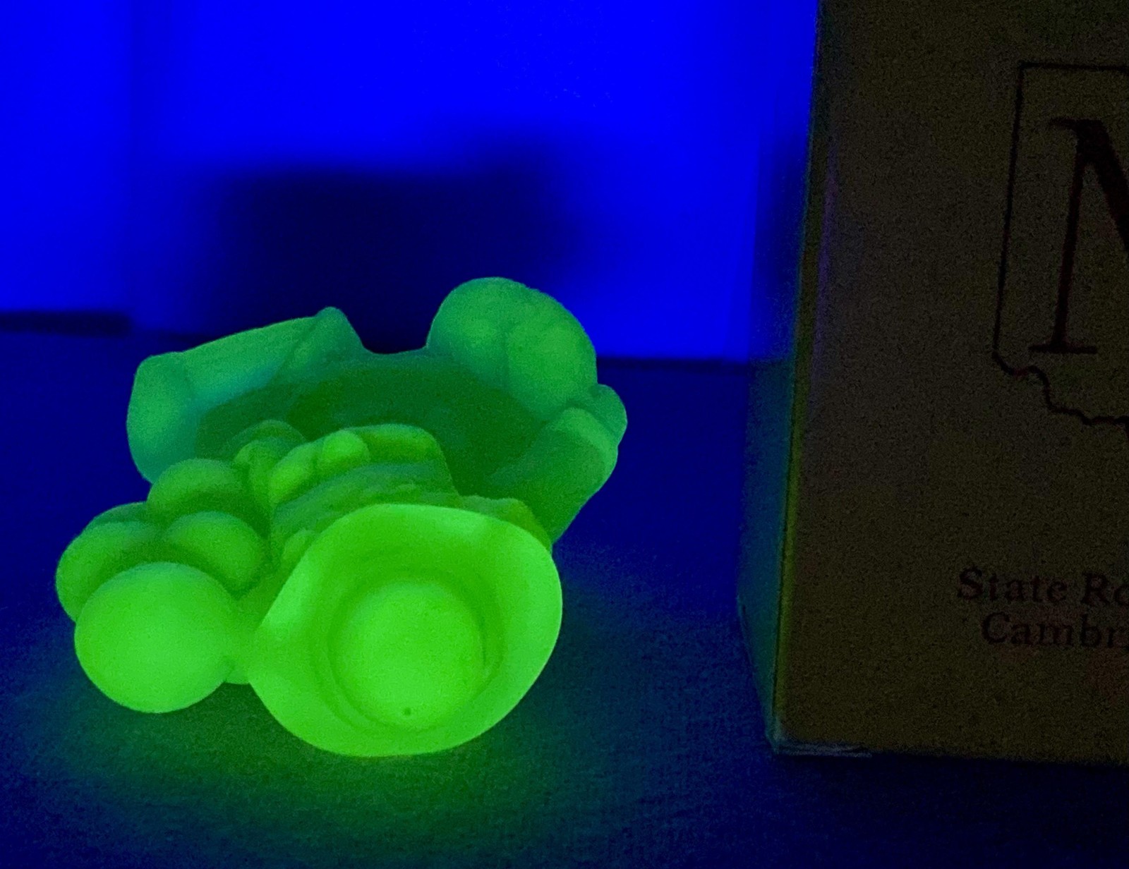 Mosser Glass Jiggs Clown Paperweight Vaseline Uranium Satin Yellow Glow Box Ohio