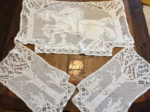 Vtg Filet Crochet Horses Trees Doily White,14 X 26" Chairback,10 x 17" Armrest