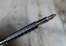 STYLO PLUME MONTBLANC STARWALKER METAL RUBBER - PLUME OR MASSIF 14 CARATS - MOY