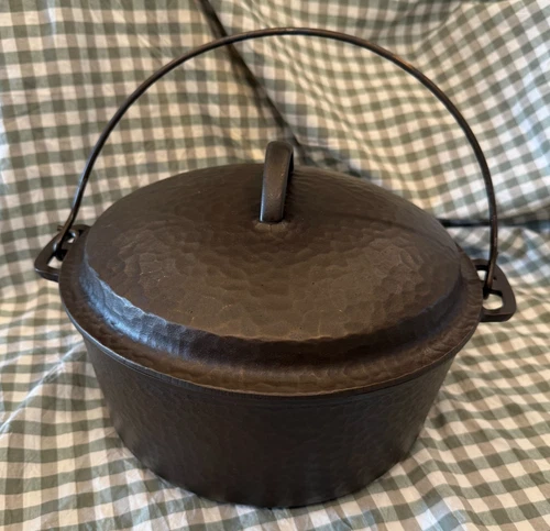 Wagner Hammered #8 Cast Iron Dutch Oven With Lid & Bail Handle *RESTORED*