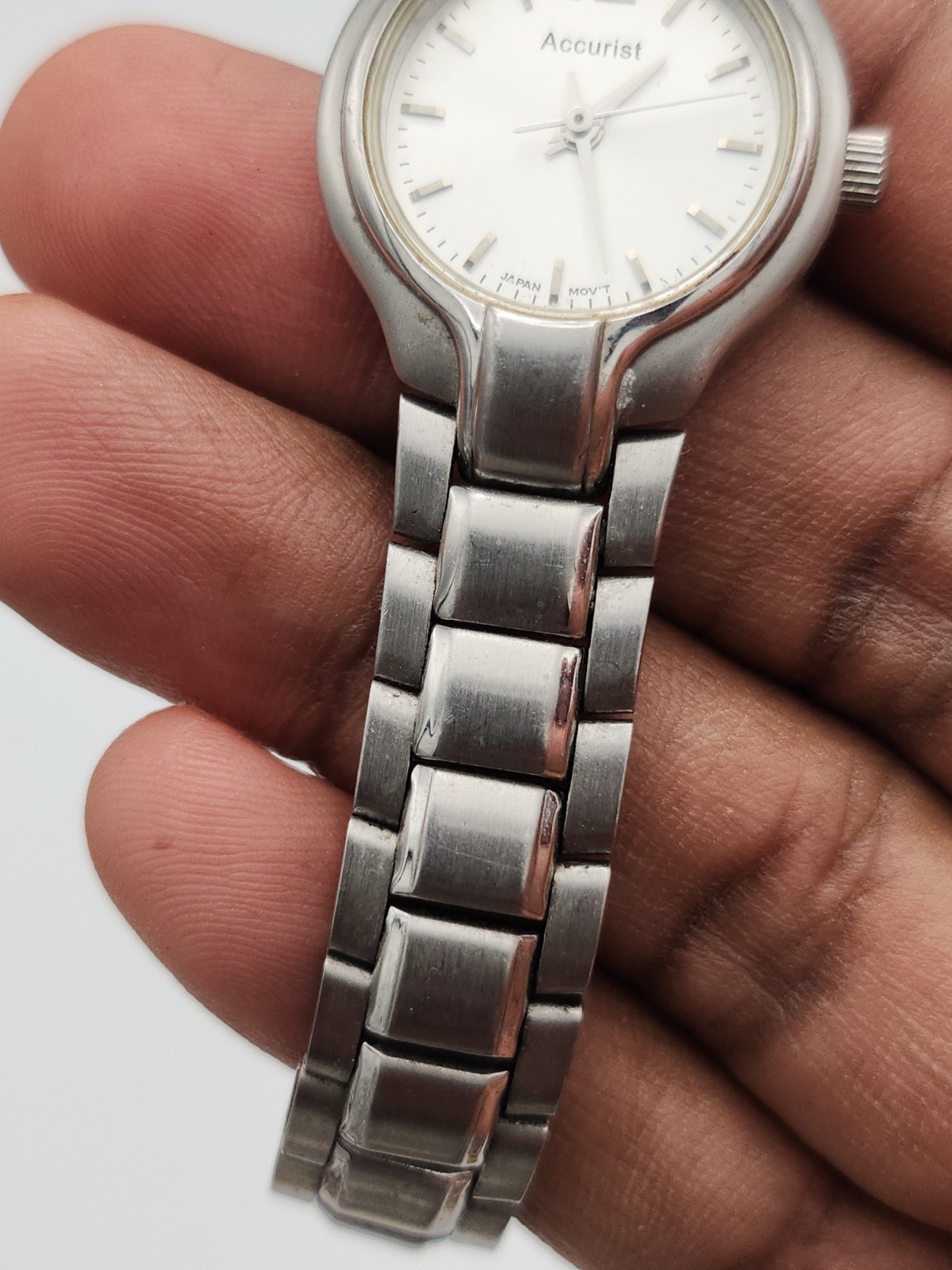 Accurist Ladies Quartz White Dial Stainless Steel Silver Bracelet Watch LB074 image 2