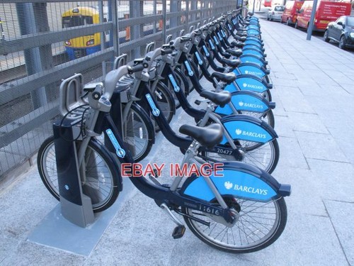 PHOTO BARCLAYS CYCLE HIRE AT WESTFIELD SE DOCKING STATION 2012 - 第 1/1 張圖片