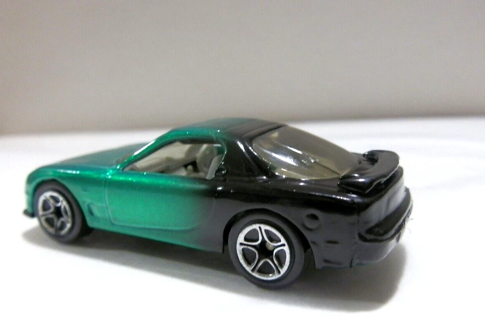 Matchbox Superfast 1:58 Green 1993 Mazda RX-7 - Image 4 of 4