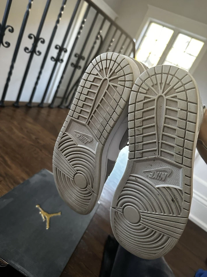 Air Jordan 1 Mid College Gris Talla 11 Foto 3 de 4