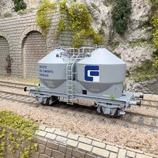 Zementwagen 2-achsig, Dekoration "Société des Ciments Français", SNCF, Ep. 