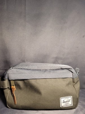 Herschel Supply Co. Chapter Travel Kit Toiletries Bag Ivy Green And Gray