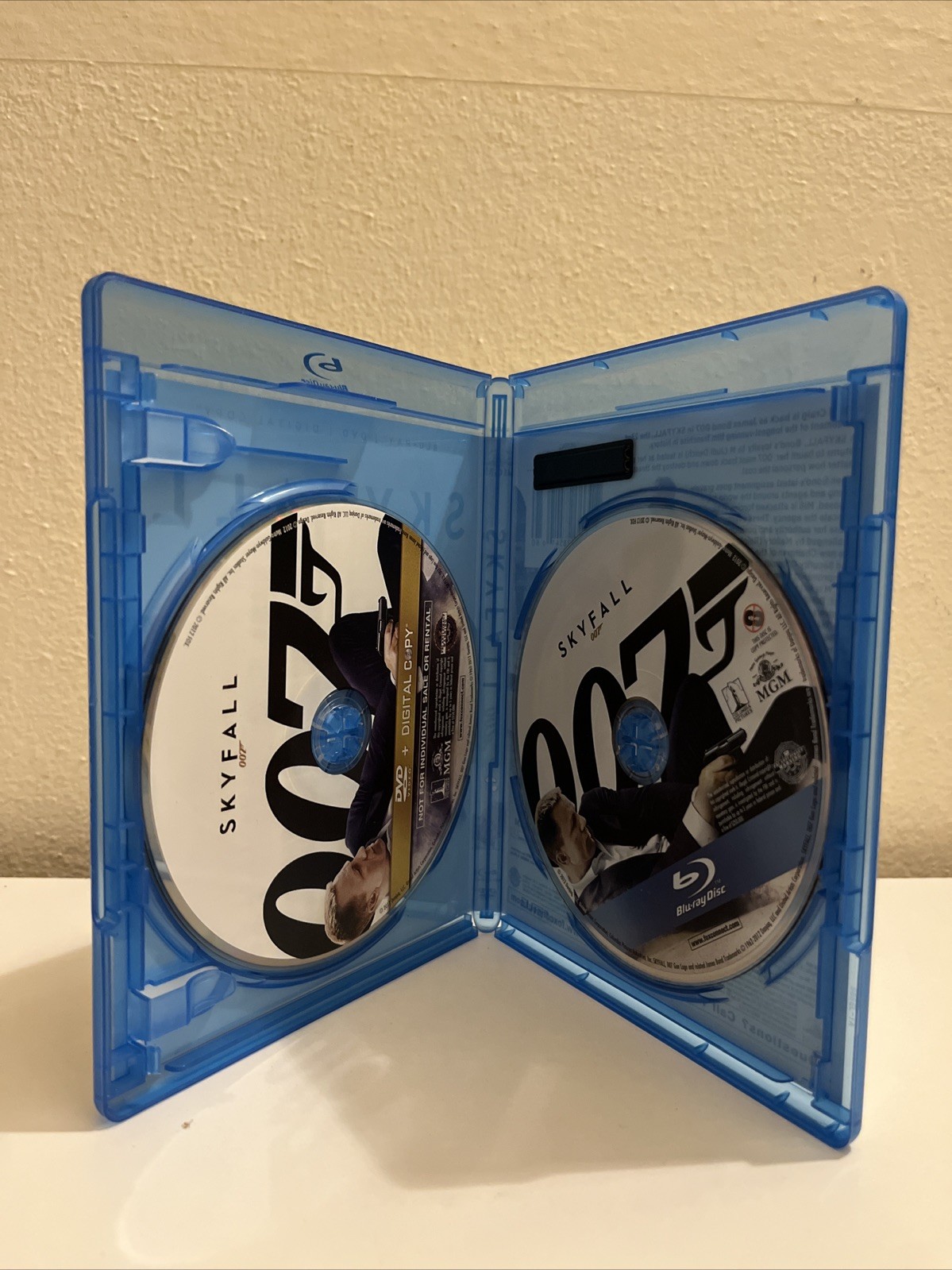 James Bond 007 3 Blu Ray Lot - Spectre , Quantum Of Solace & Skyfall - Region A