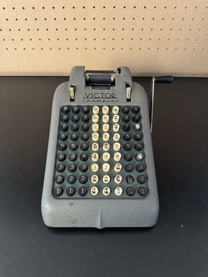 Vintage Victor Champion 8-Column Hand Crank Adding Machine Mechanical Calculator