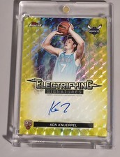 Kon Knueppel 2025-26 Topps Finest Electrifying Signatures Yellow Geometric 5/35 