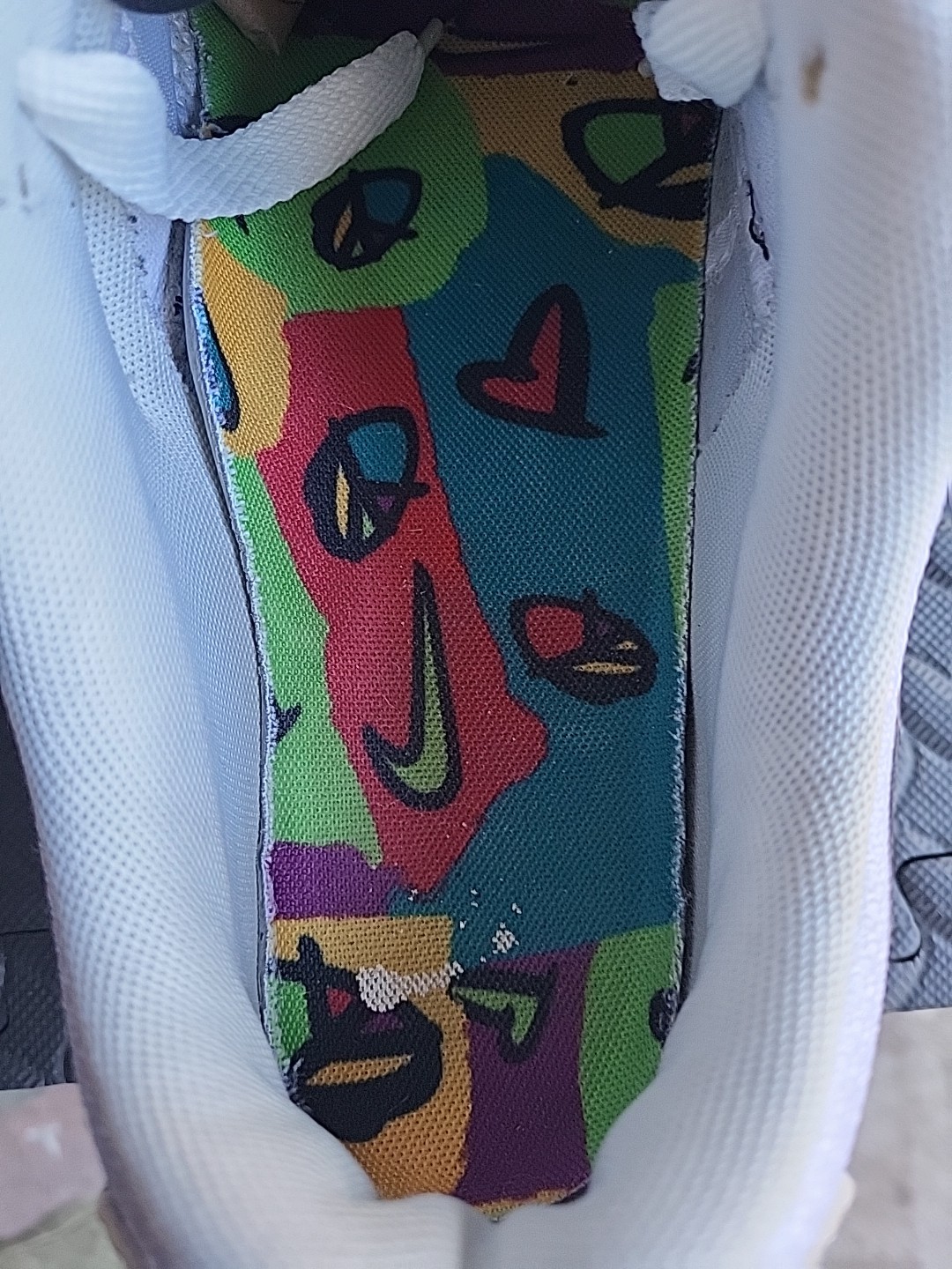 Nike Air Max 90 Peace, Love, Basketball Sneakers Size13 Preowned VG thumbnail 12