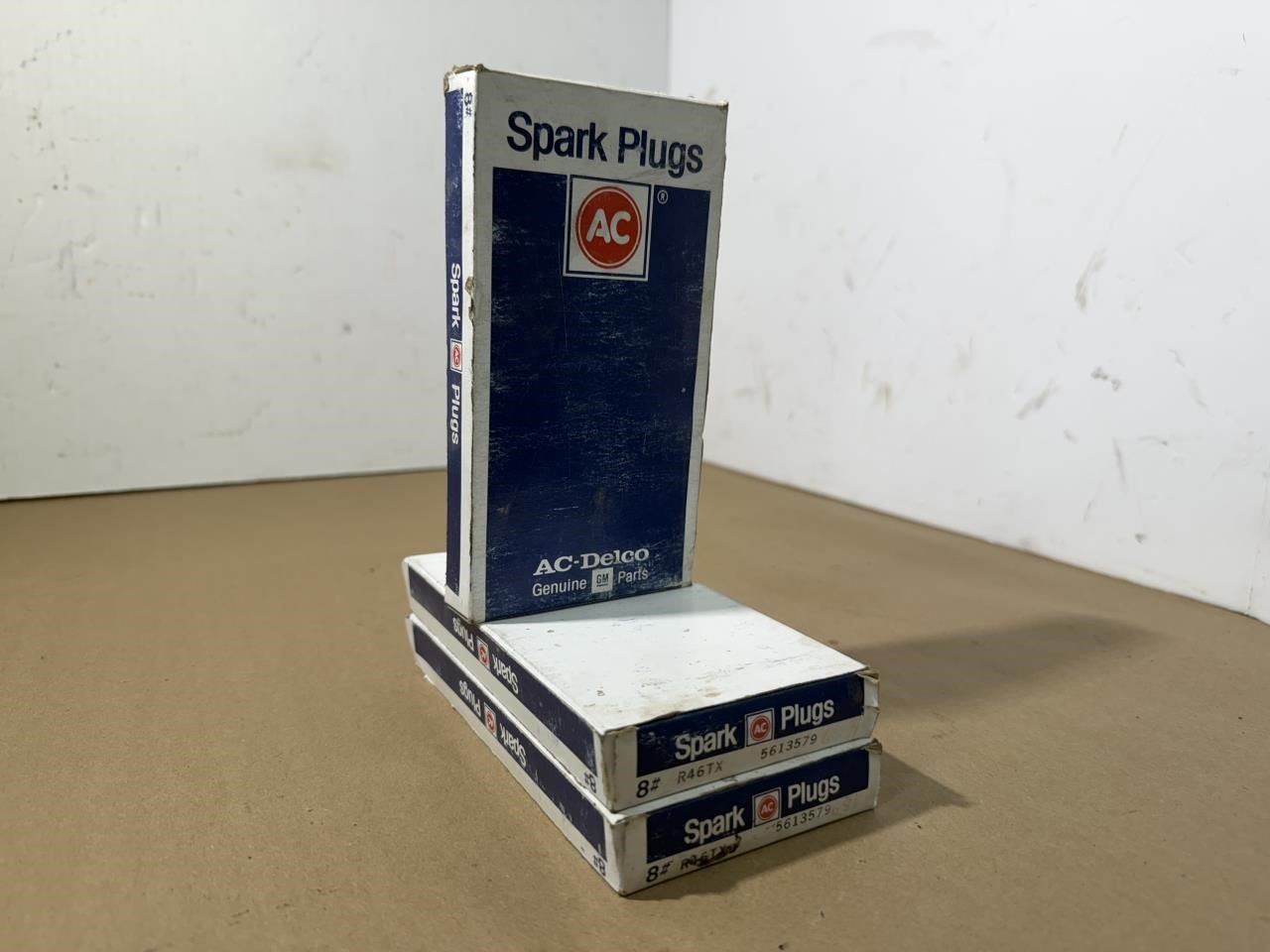 Lot of 24 Plugs - Vintage AC Delco R46TX NOS New Spark Plugs 5613579