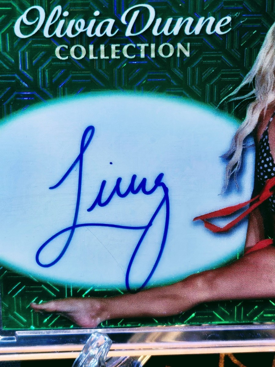 2025 Leaf OLIVIA Livvy DUNNE Auto ON CARD ink /6 Sealed Case
