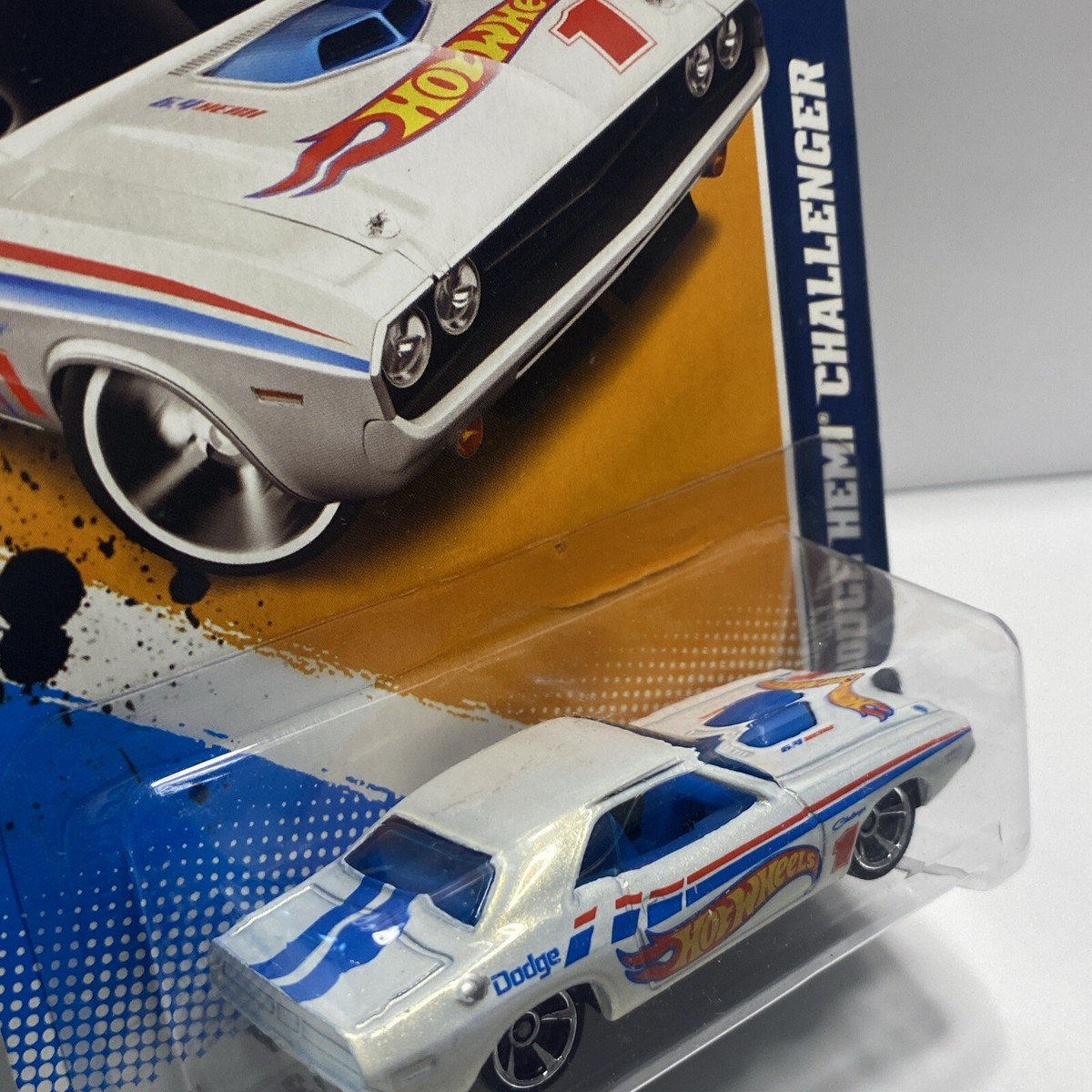 Hot Wheels ~ '70 Dodge Hemi Challenger ~ 2012 HW Racing #04/10