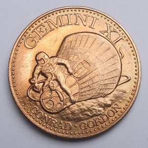 GEMINI XI commemorative bronze medal—1966 NASA orbit space walk—Titan II rocket