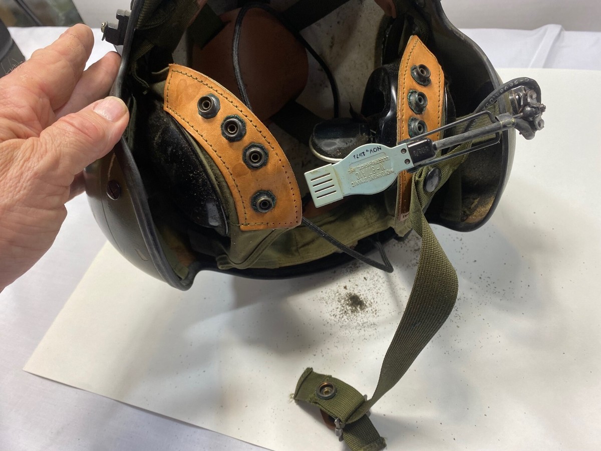 Gentex Helicopter Helmet, size X-LARGE used- missing pieces 1 only