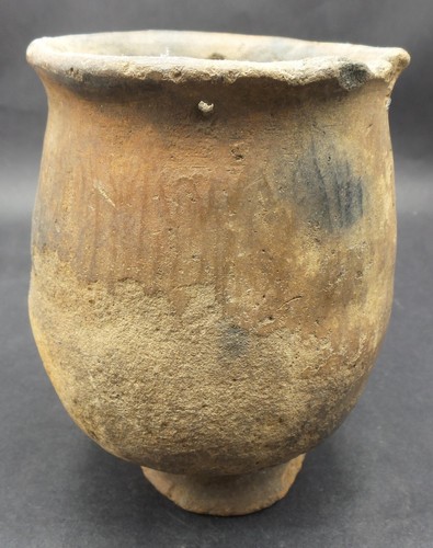 Pre-Columbian Pottery Vessel of Unknown Origin ca. 600 - 1500 AD - Picture 6 of 11
