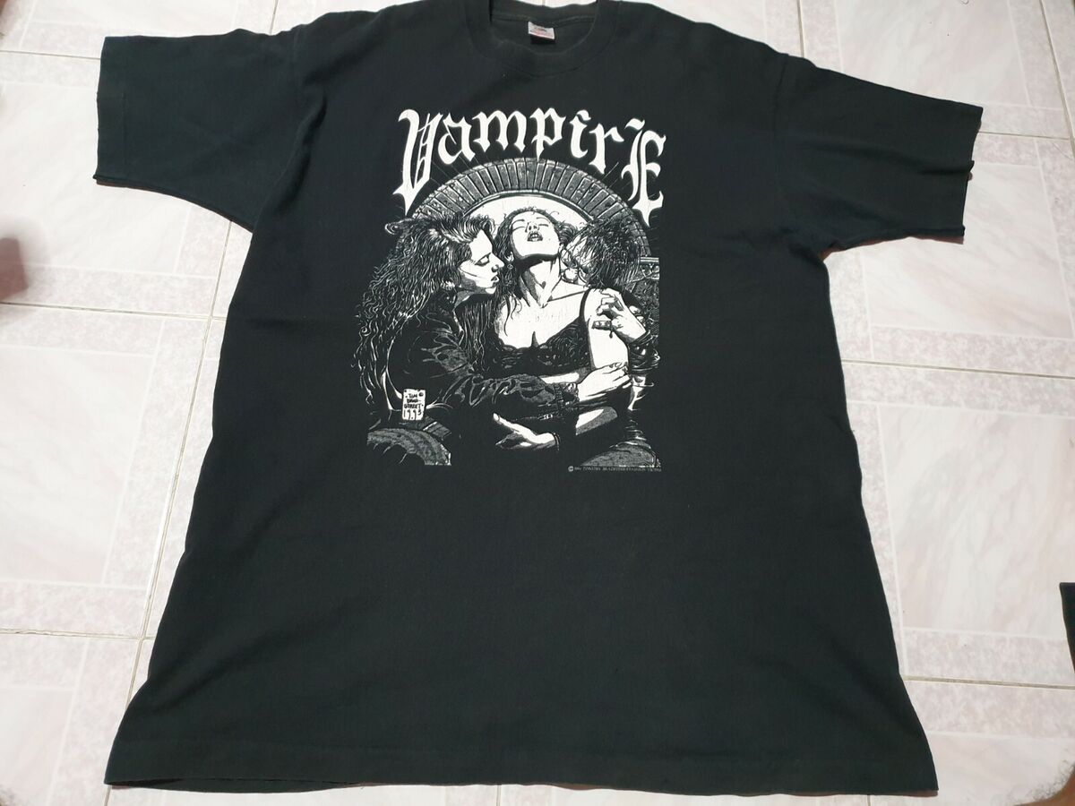 VINTAGE 1994 FASHION VICTIM VAMPIRE THE MASQUERADE T-SHIRT VINTAGE 1994 FASHION VICTIM VAMPIRE THE MASQUERADE T-SHIRT