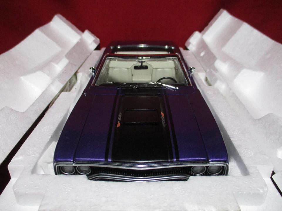 1:18 Scale 1970 Plymouth Road Runner Purple GMP Diecast Model Muscle Car Acme - Image 3 of 4