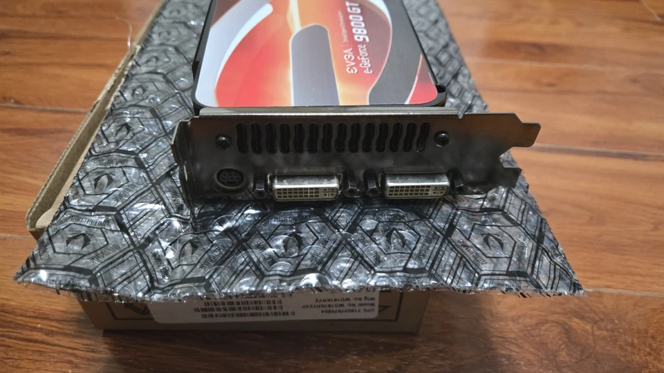 EVGA Nvidia GeForce 9800GT 512GB PCI-E Video Card 512-P3-N982-B2 - Image 3 of 4