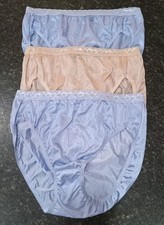 NWOT Vintage 90s Hanes Set of 3 Silky 100 Nylon  Lace Trim Granny Panties Sz 9