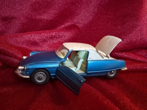 Corgi 259 "Le Dandy" Coupe Rarer Blue Henri Chapron Body on Citroen D.S. Chassis