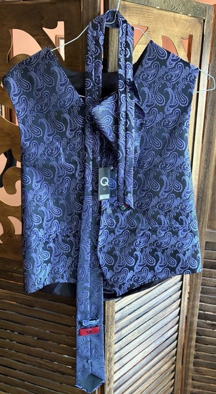 Brand Q Purple Paisley Vest And Tie Set Never Worn Size Medium Model 20-P