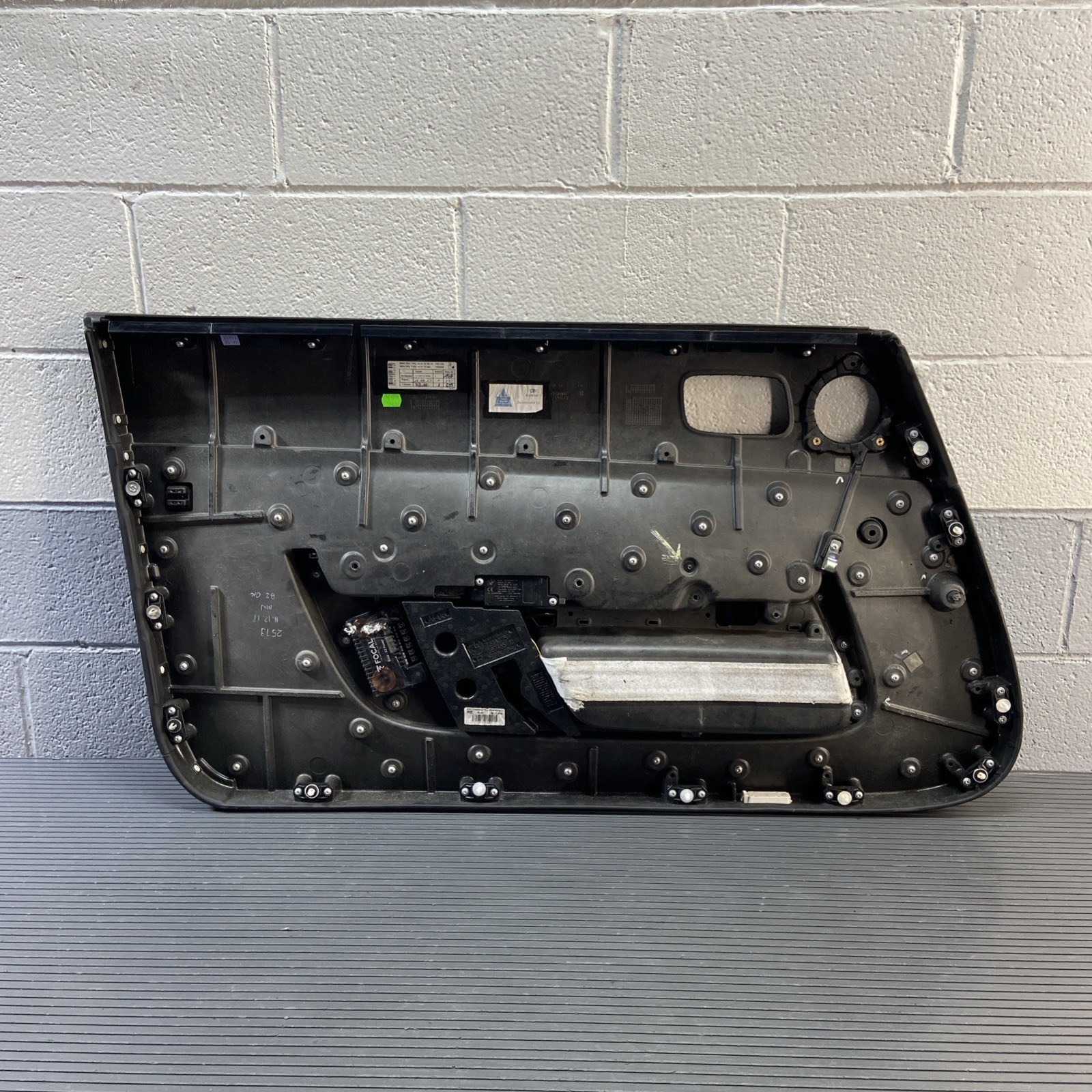 2016-2022 Rolls Royce Dawn RR6 Front Right Door Panel Leather Black OEM *NOTE*