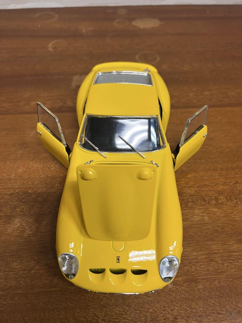 Hot WHeeLs No501 Minicar FERRARI 250 1/18 Scale with box