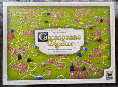 Carcassonne Big BIG Box (Mit allen 9 Erweiterungen) PLUS Deluxe Insert aus Holz