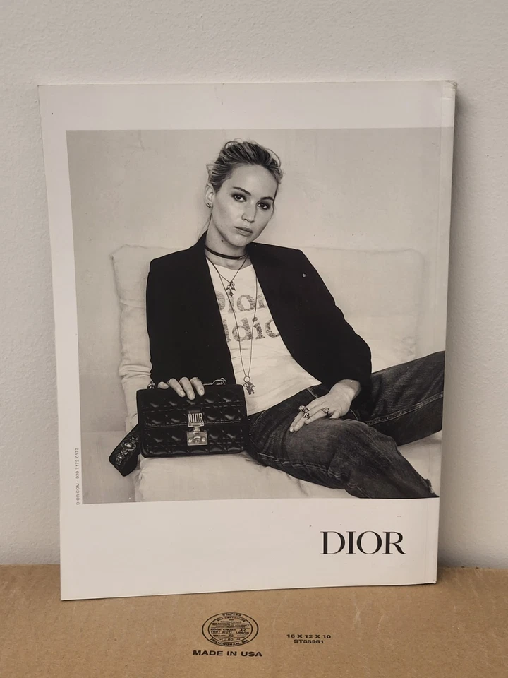 DAZED & Confused Magazine (UK) Elle Fanning Cover Lifestyle Unread Summer 2017 Foto 3 de 4