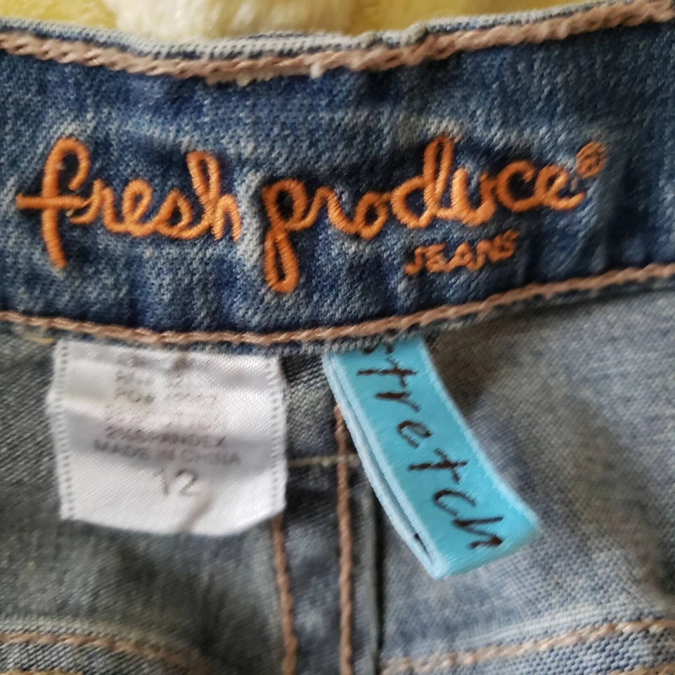 Fresh Produce Woman Size 12 Bermuda Jean Shorts Medium Wash Stretch - Image 4 of 4