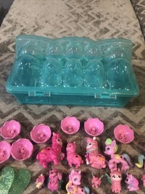 LOT 20 HATCHIMALS COLLEGGTIBLES MINI FIGURES and TWO 12 PACK EGG CARTON CASES
