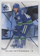 2021-22 Upper Deck SP Game Used Blue Auto Elias Pettersson #27 Auto 04f2