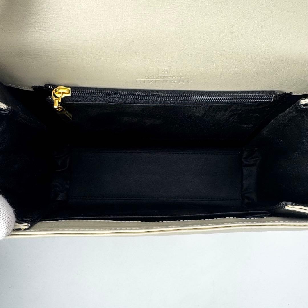 Givenchy Women’s Beige Leather One Handle Handbag Authentic Vintage thumbnail 6