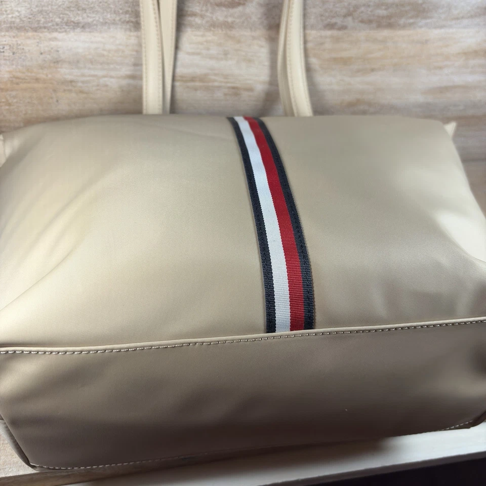 TOMMY HILFIGER Large Zip Nylon Signature Stripe Tote Bag Purse Tan New W/ Tags - Image 3 of 4