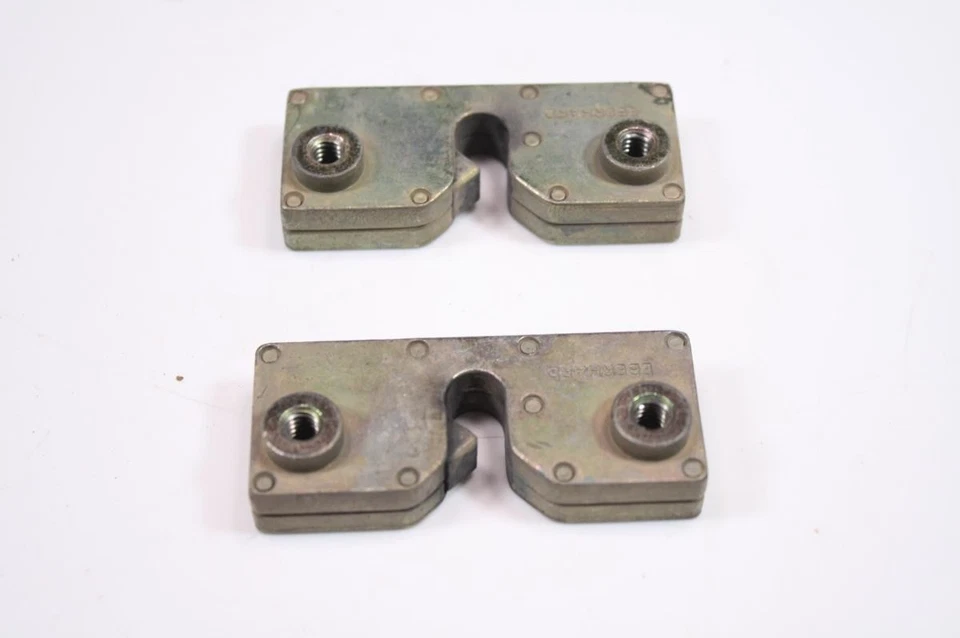 08 Polaris Ranger 700 Crew Lock Latch - Image 2 of 4