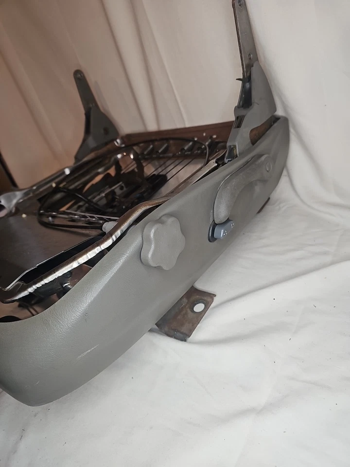 1998-2004 Chevy S10 Blazer GMC Sonoma Jimmy 6-полосное сиденье с электроприводом трек изготовитель оборудования - Изображение 4 из 4